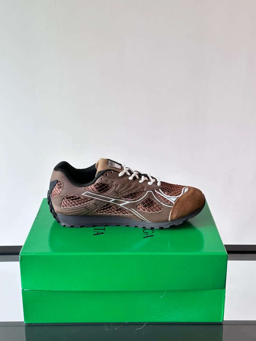 p640 "Bv" new orbit👫 casual sneakers for couples, the retro style of the millennium is so handsome, a super cool fashion item, the most important thing is that it feels incomparably comfortable on the feet, and the design style is also perfect. It will definitely be the one you wear most in daily life, original development, high quality presentation! Size: 35-45 (men’s size 38.45 customized)